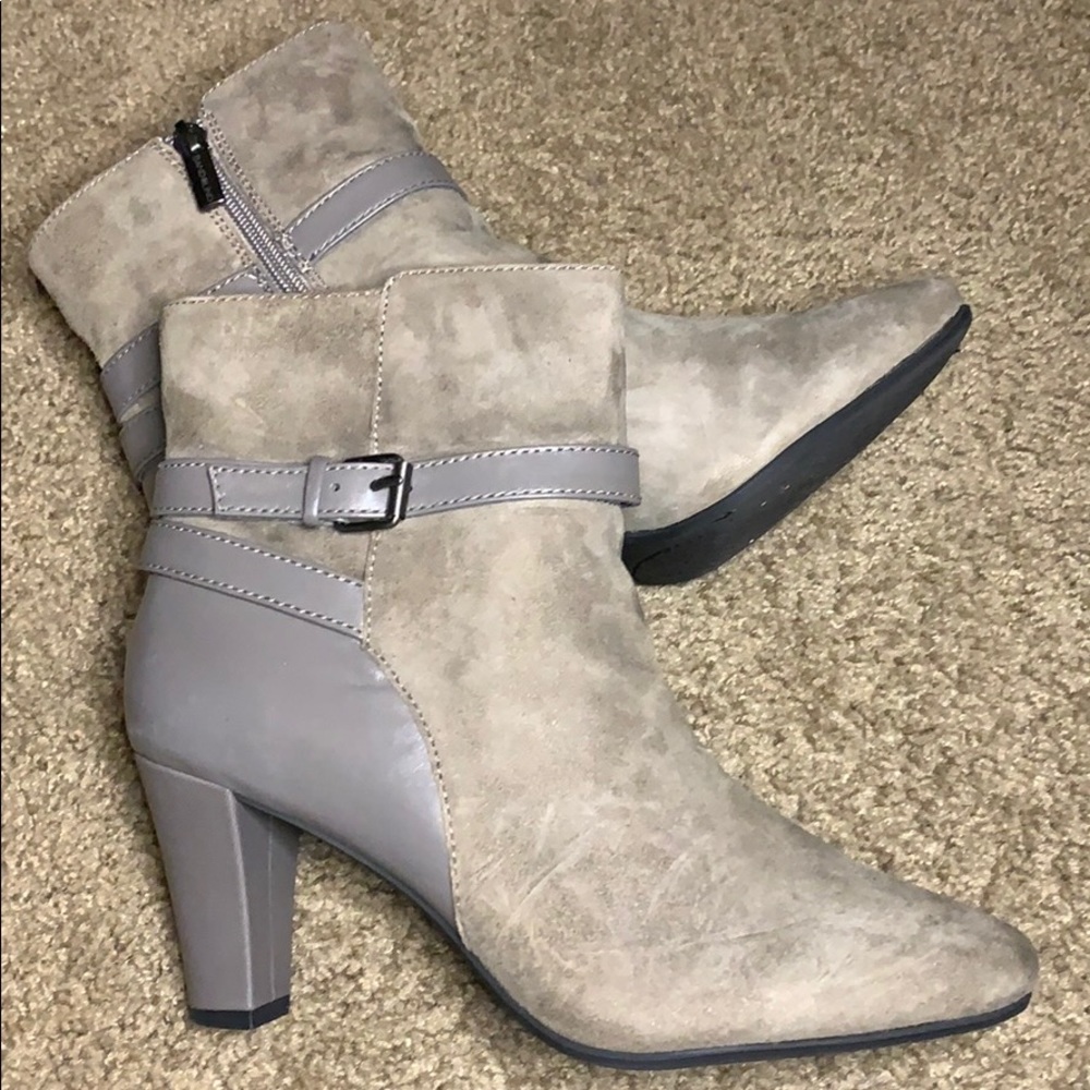Shoes - Picture 4 of 4